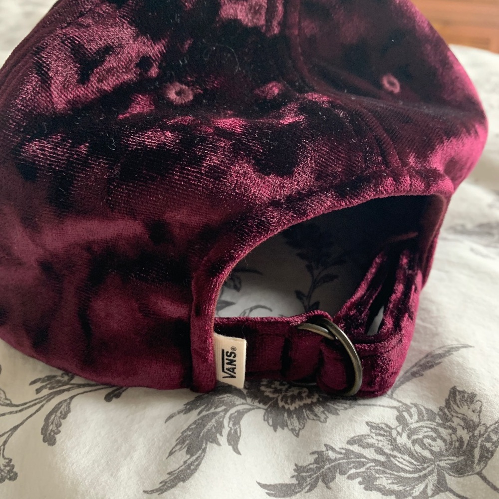 Velvet Cap - Picture 4 of 4